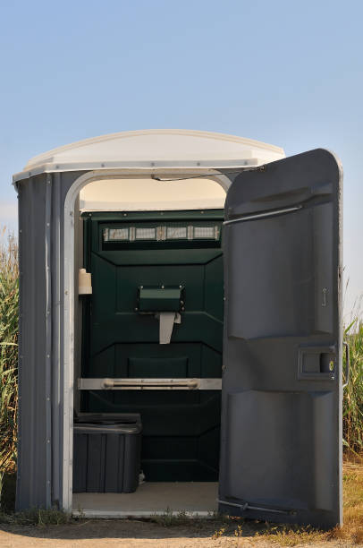 Best Porta potty delivery and setup  in Woodburn, IN
